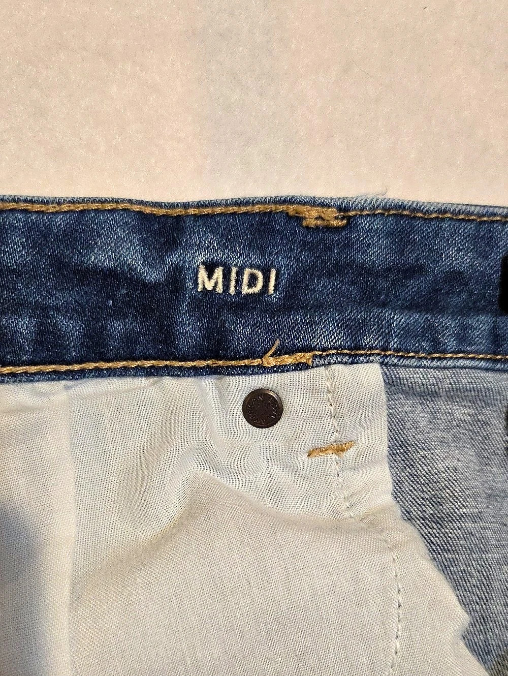 American Eagle Midi Denim Jean Shorts Size 14 - Picture 6 of 6